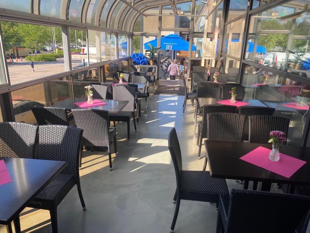 Hotel Tikkurila Vanda Exteriör bild